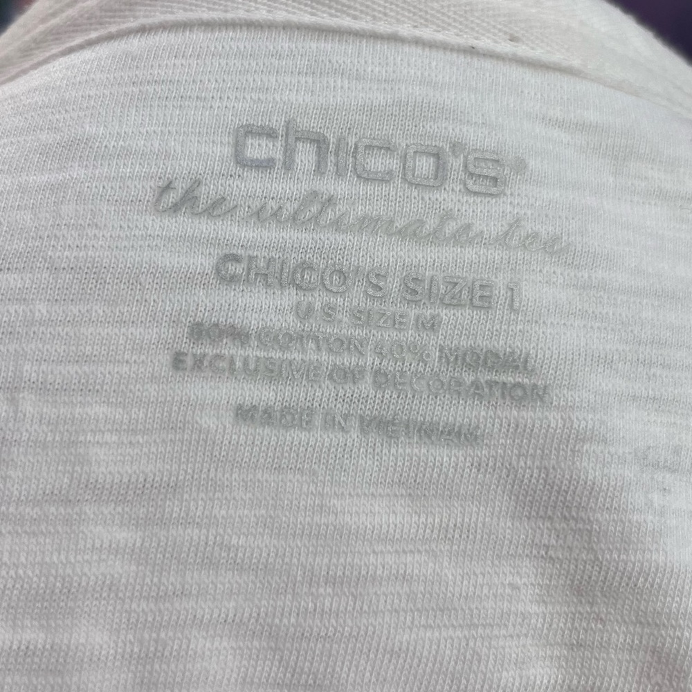Chico’s Beaded Floral Appliqué Top Size M White Cotton Modal 3/4 Sleeve Boho Tee - Picture 9 of 10